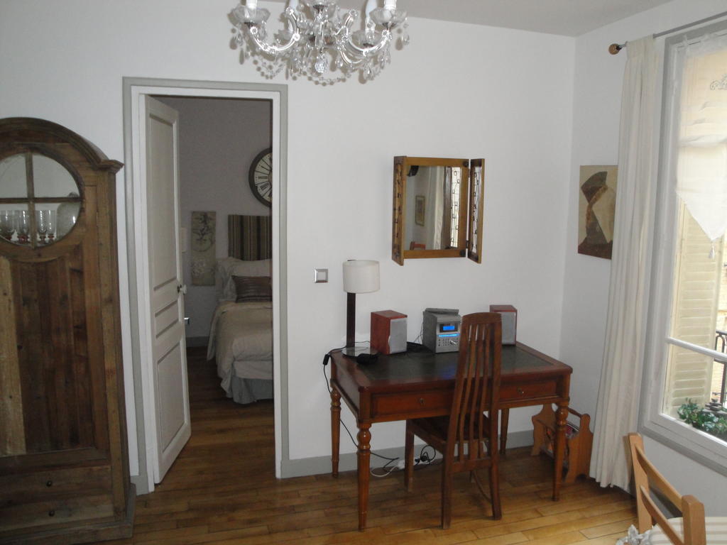 Almeria Garden Apartment Париж Екстериор снимка