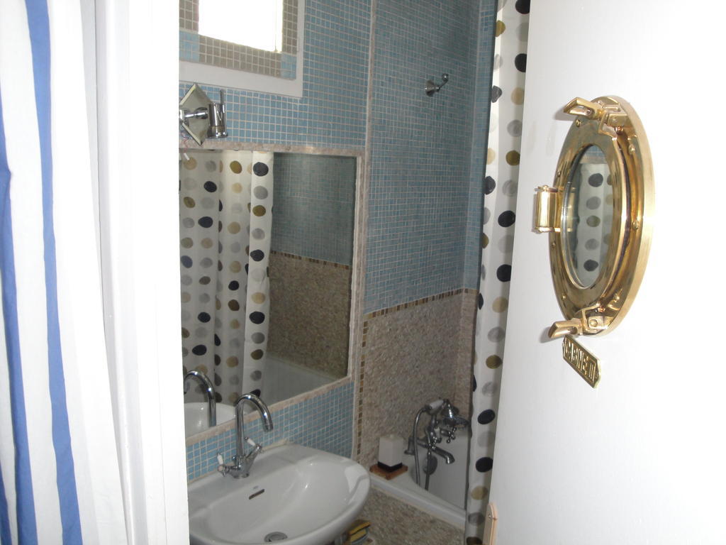 Almeria Garden Apartment Париж Стая снимка