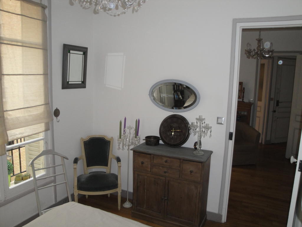 Almeria Garden Apartment Париж Стая снимка