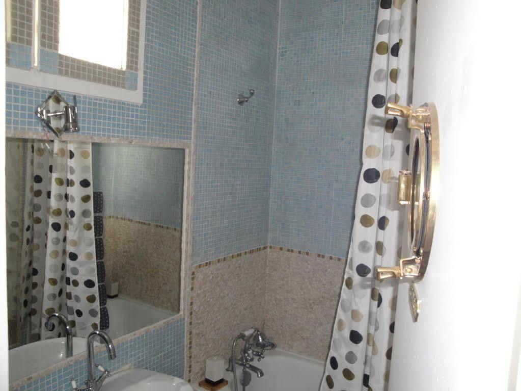 Almeria Garden Apartment Париж Екстериор снимка